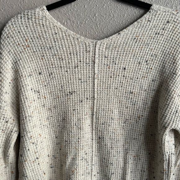 NWT Ruby‎ Moon speckled v-neck pullover cream sweater - Picture 4 of 9